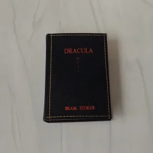 -Dracula*