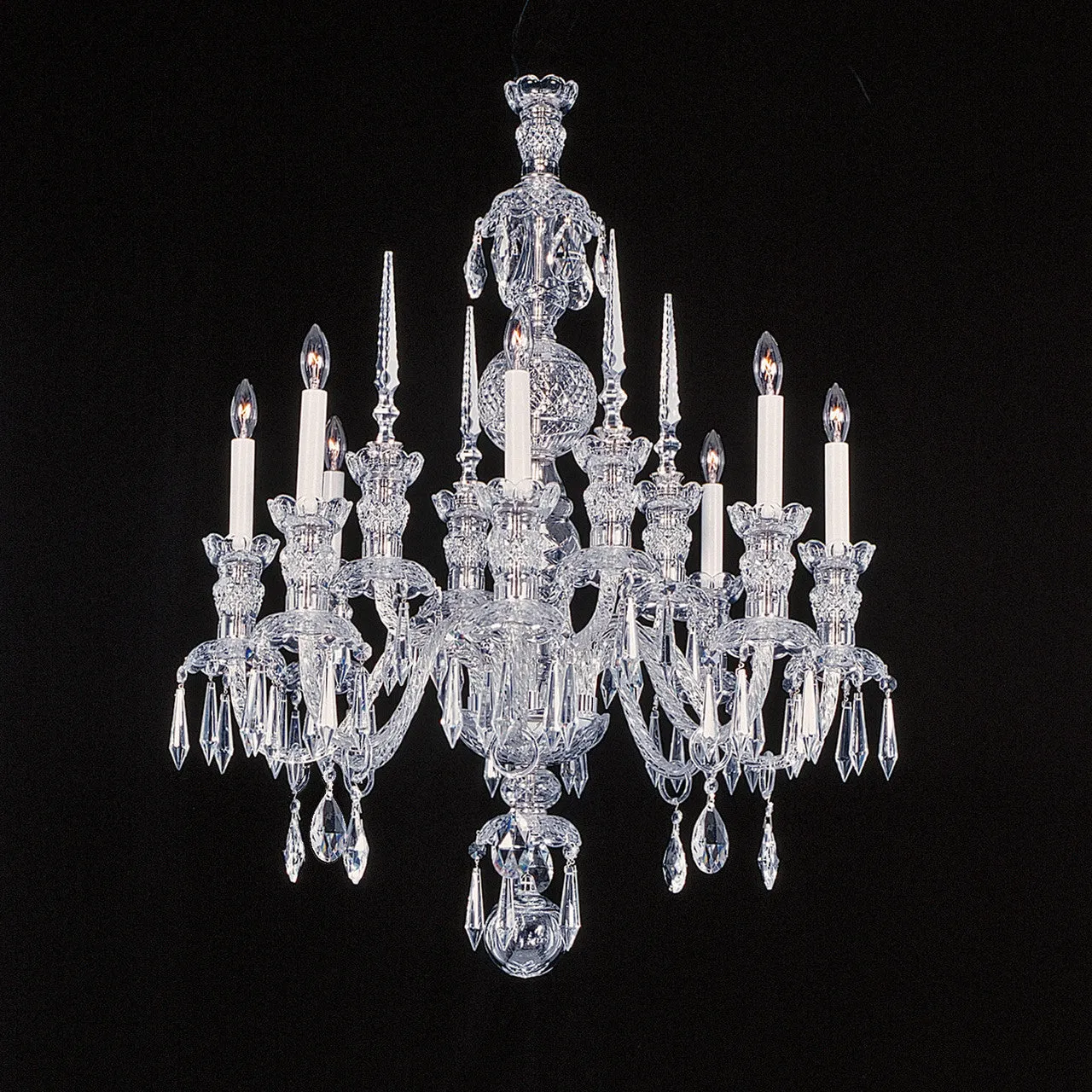 Nicholas - 8 Light Chandelier - 26" x 35"